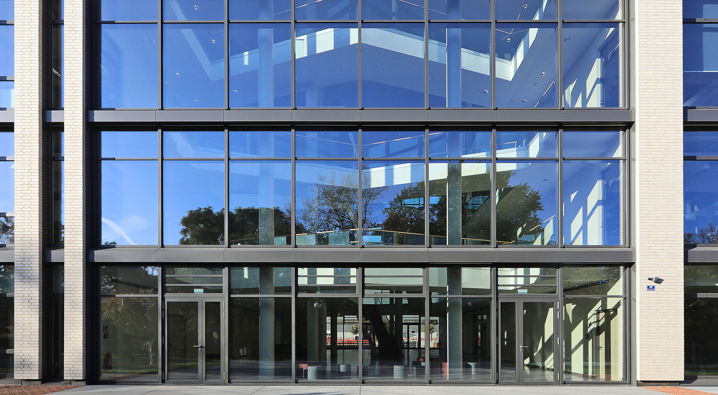 Photo with view of the Biozentrum I building